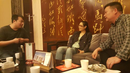 煌旗小吃培訓(xùn)雷總督導(dǎo)與黔西南州人民政府副秘書長會面
