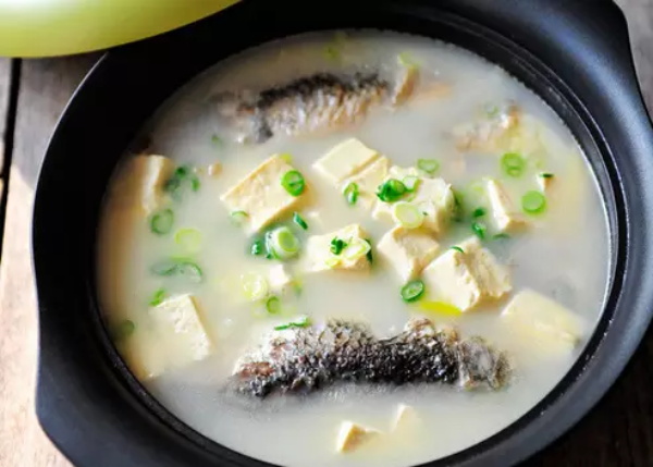 鯽魚豆腐湯