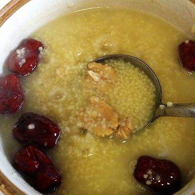 大棗核桃小米粥