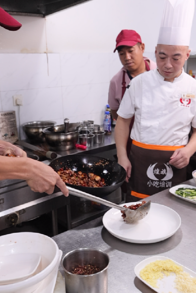 煌旗川菜培訓現(xiàn)場